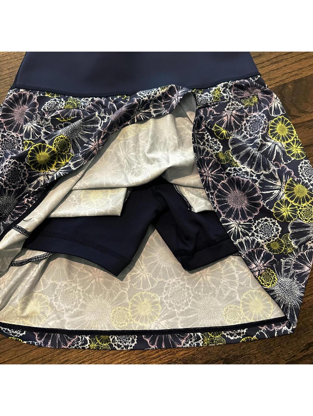 NWOT Puma Golf Women's Pwrshape Blossom Skirt Small - Picture 3 of 5